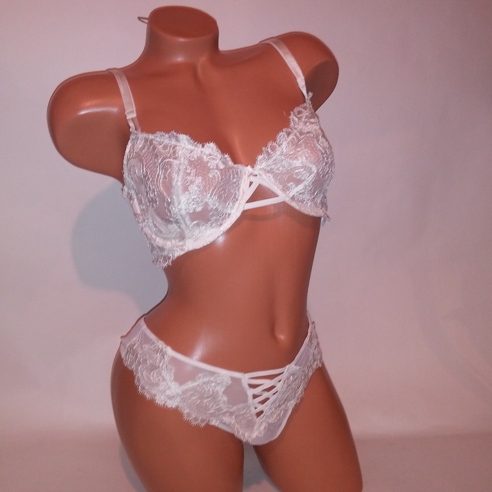 Victoria Secret Bra Set 34DD Push Up Without Padding Medium Panty White Lace New